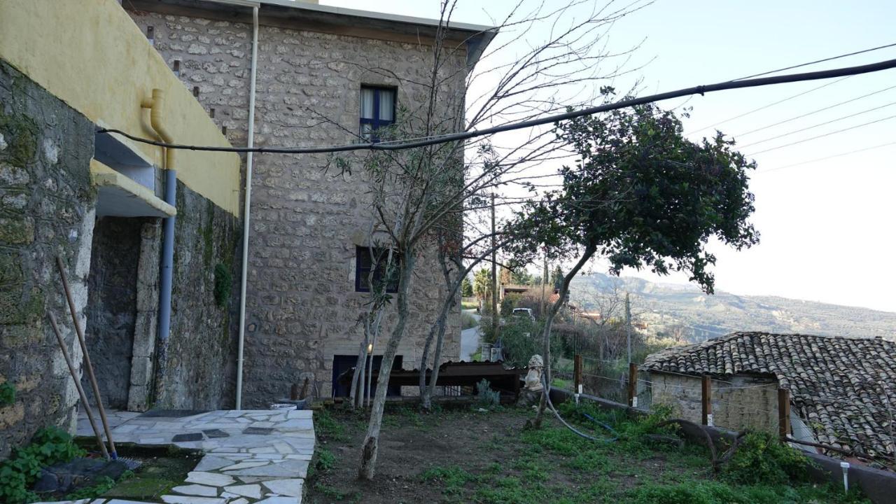 Villa The Old Olive Mill House à Aegae Extérieur photo