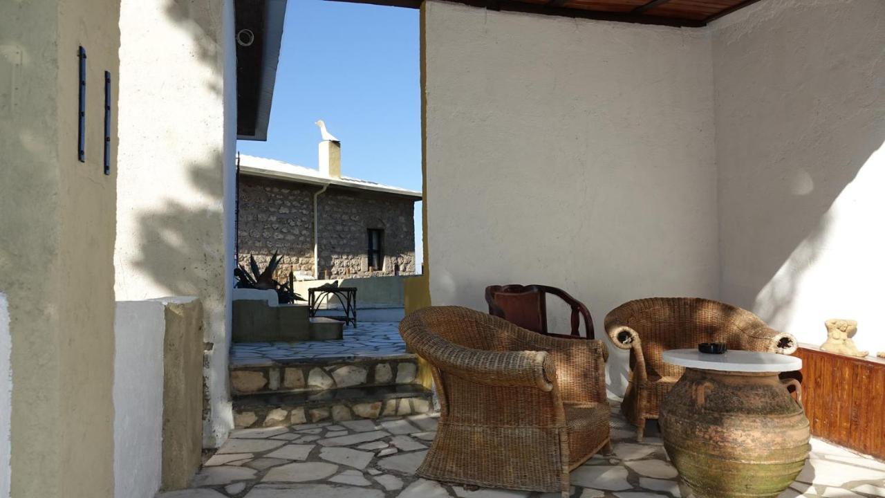 Villa The Old Olive Mill House à Aegae Extérieur photo