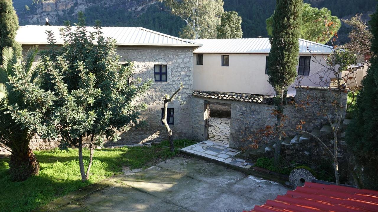 Villa The Old Olive Mill House à Aegae Extérieur photo
