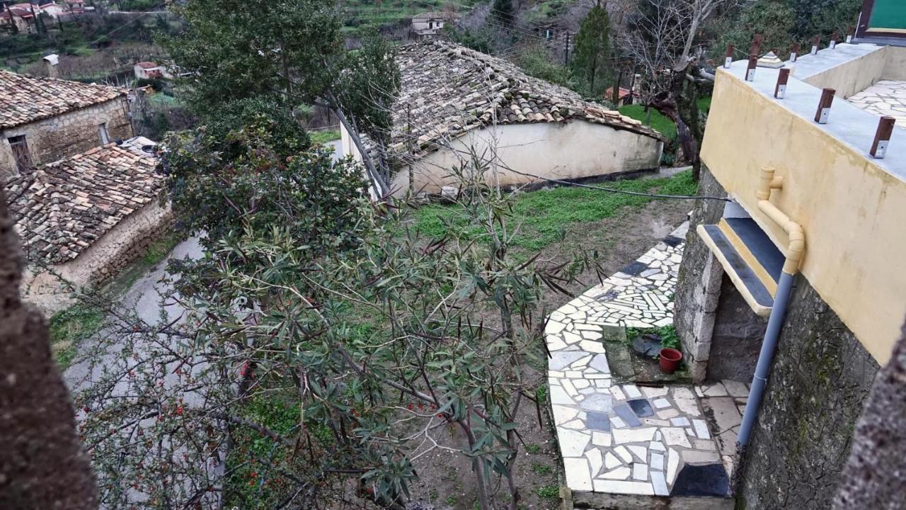 Villa The Old Olive Mill House à Aegae Extérieur photo